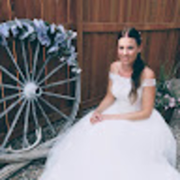 Meet your Posher, Christine - Picture 1 of 1